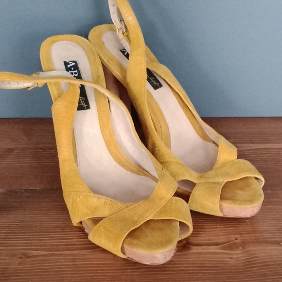 ABS heels - Picture 1 of 8